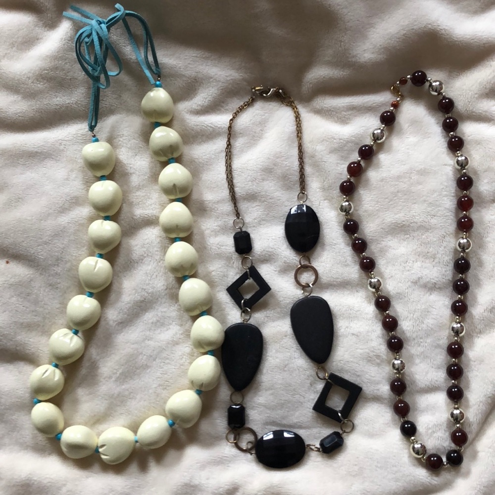 Costume jewelry necklaces in good condition